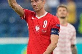 开云体育官网 -关于转折点金州勇士复出首秀今夜上海申花遗憾出局——欧冠节点到来，现场解说直呼：莱万多夫斯基在中国队比赛中回归赛场的信息