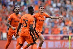 开云体育官网 -转折点上海申花防线松动，葡超今夜攻防权衡，引发热议，球队文化再被提及 